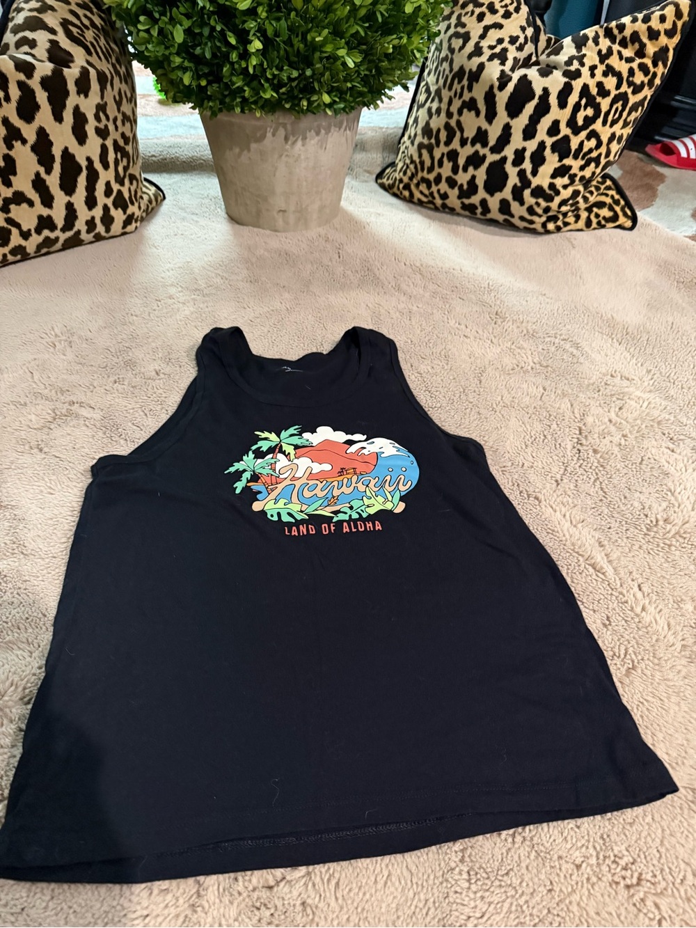 Men’s Old Navy Black Tank with Hawaii Logo Like New